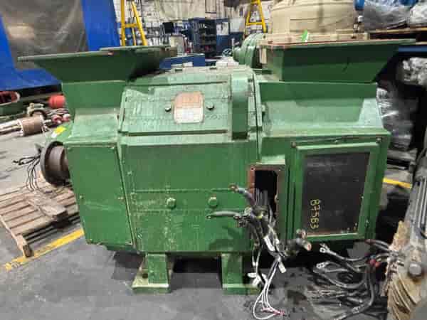 Motor DC Reliance de 800 HP completo, a su llegada al taller.