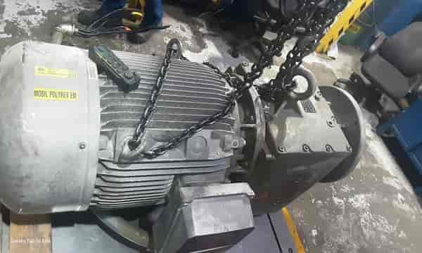 Motorreductor Siemens de 127 KW completo, a su llegada al taller.