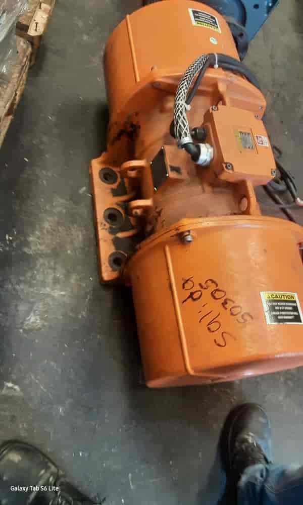 Motovibrador Kinematics de 8.4 HP completo, a su llegada al taller.