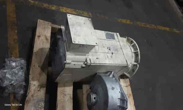 Servomotor Siemens de 67 KW completo, a su llegada al taller.